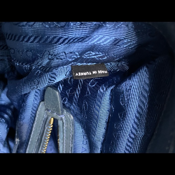 Prada travel bag / shoulder bag .. 100% authentic - Picture 11 of 15